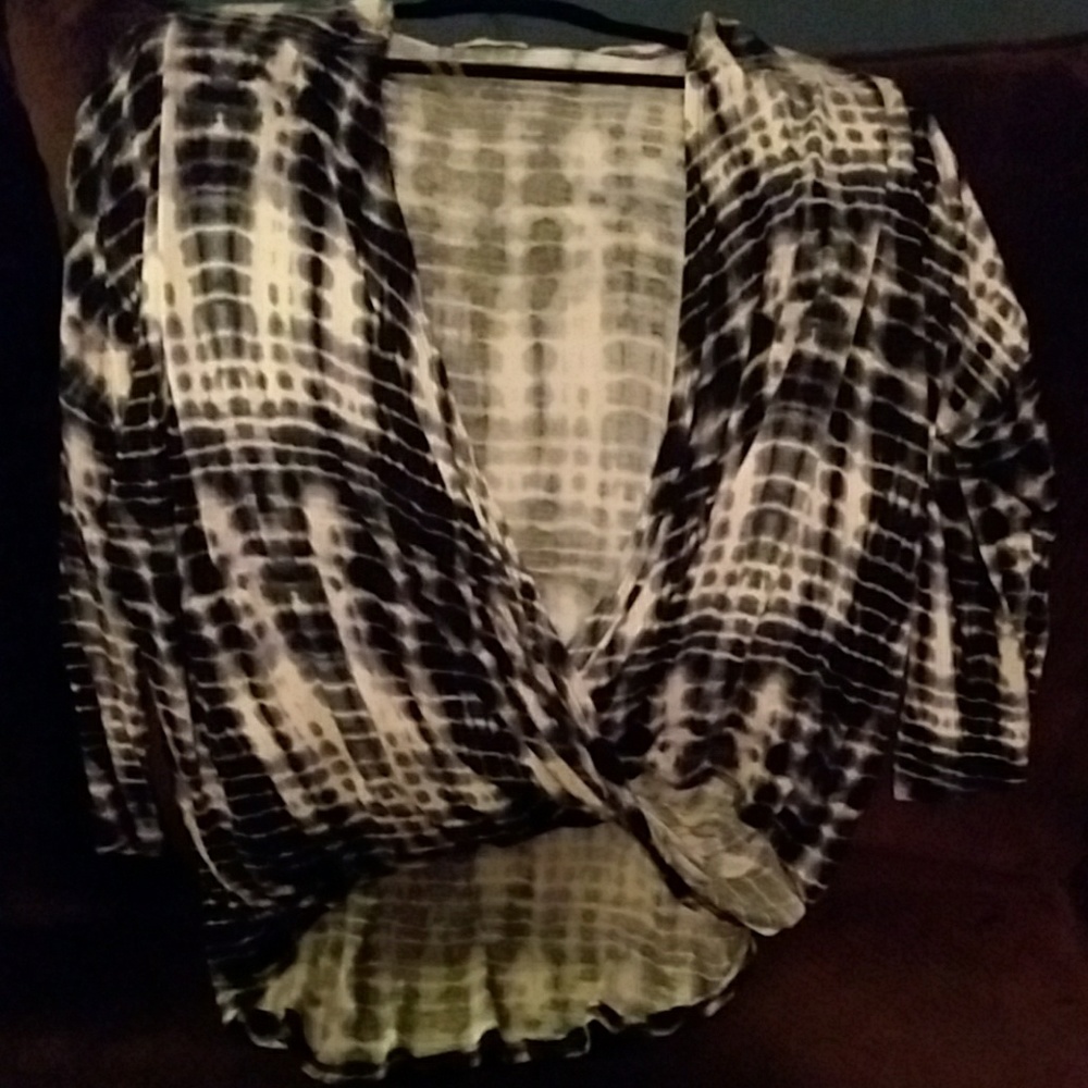 Top - Picture 1 of 2